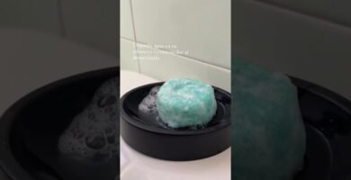 Errores comunes al usar shampoo en barra para cabello teñido que no resecan el cabello